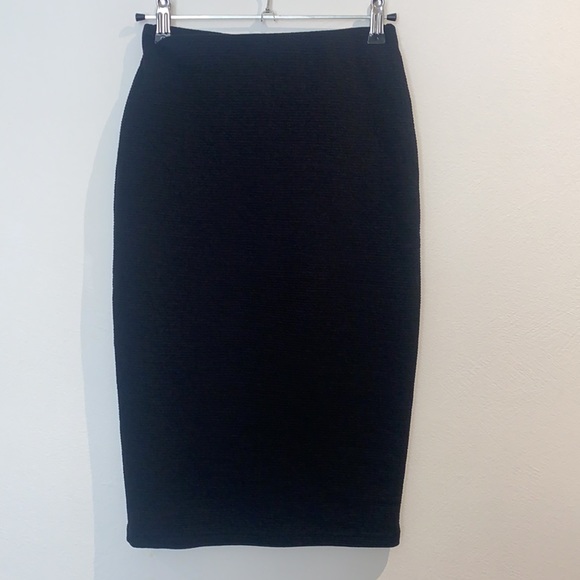 Valleygirl - Mid length “Midi” Black Skirt - Size Small - Picture 3 of 4